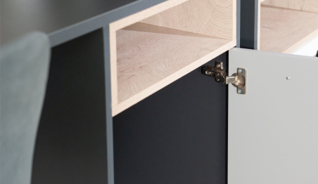 Стол письменный Квадро