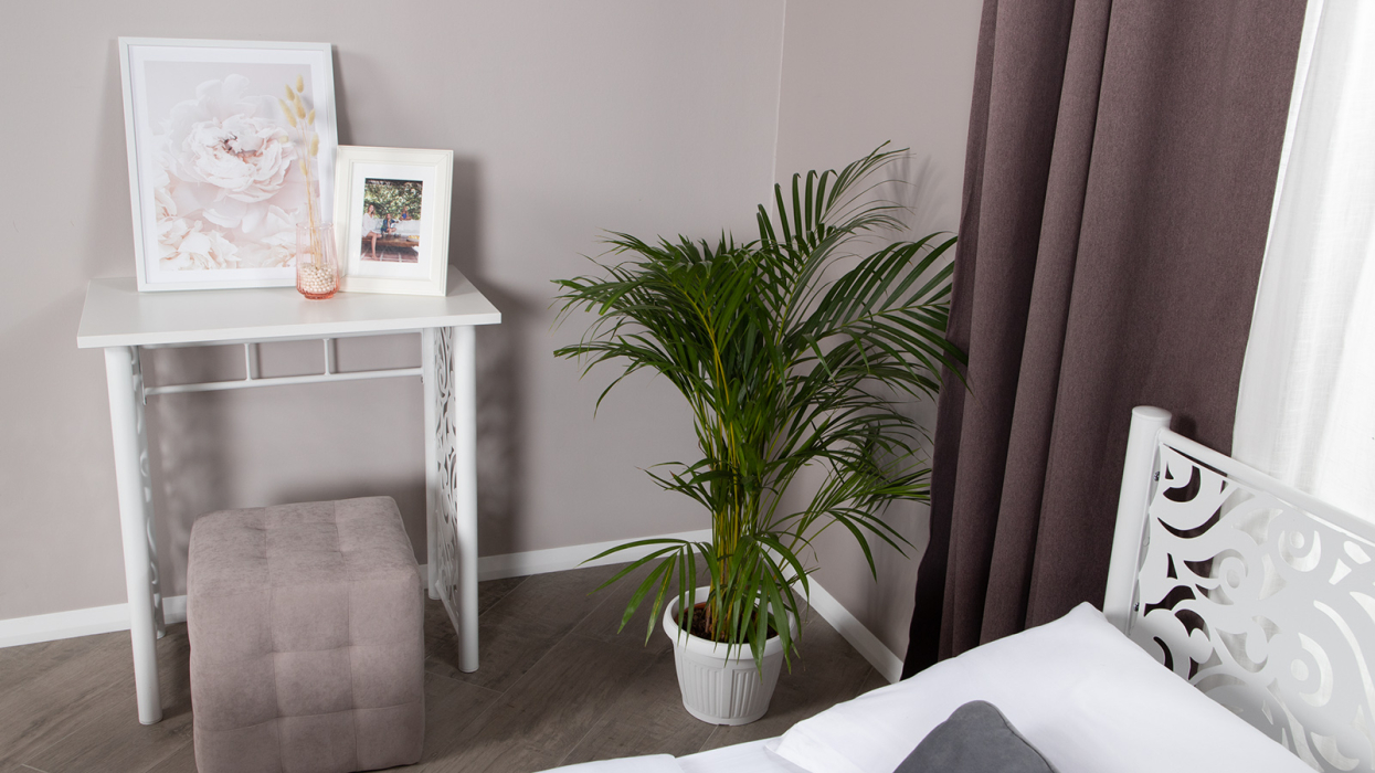 Туалетные столики, Туалетный столик Пармин