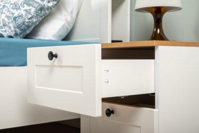 Кровать со спальным местом 1600 с ортопедическим основанием Остин с тумбой прикроватной и шкаф-пенал