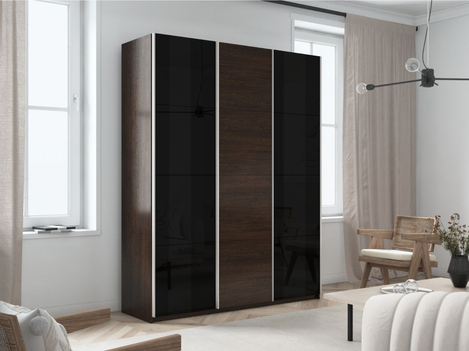 Шкафы-купе 3-х дверные, Шкаф-купе Прайм 3-х дверный Стекла черные/ДСП/Доводчики 180х57х230