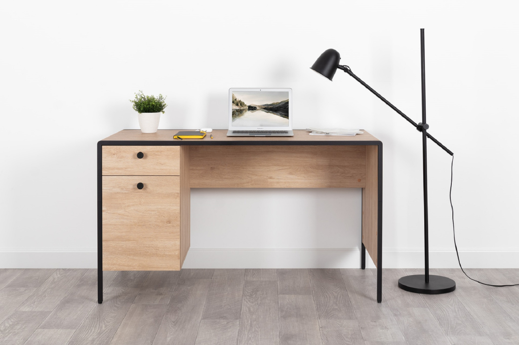 Прямые, Стол письменный Брюс 12.157