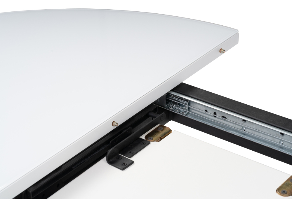 Обеденные столы, Стол Бетина