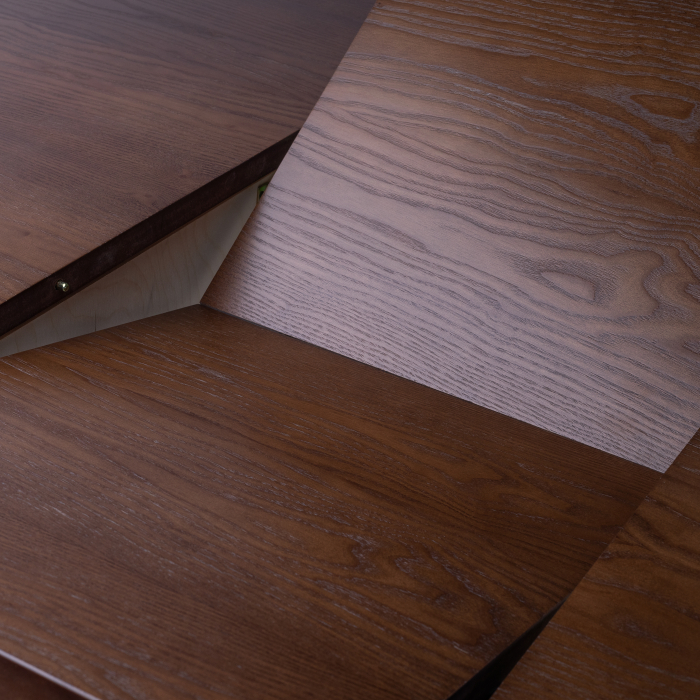 Обеденные столы, Стол Говард