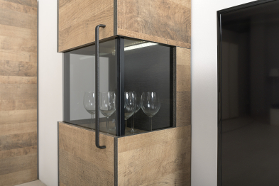 Шкаф-пенал с подсветкой и витриной и комод с ящиками Трувор