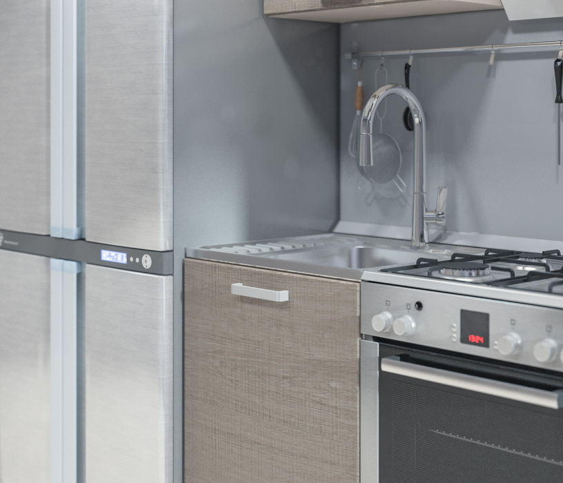 Кухонные гарнитуры, Кухонный гарнитур Регина 1,8м Дуб Сантана светлый с витриной