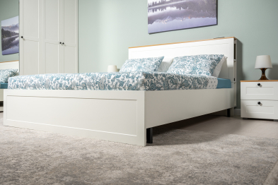 Двухспальная кровать с ортопедическим основанием и две прикроватных тумбочки Остин