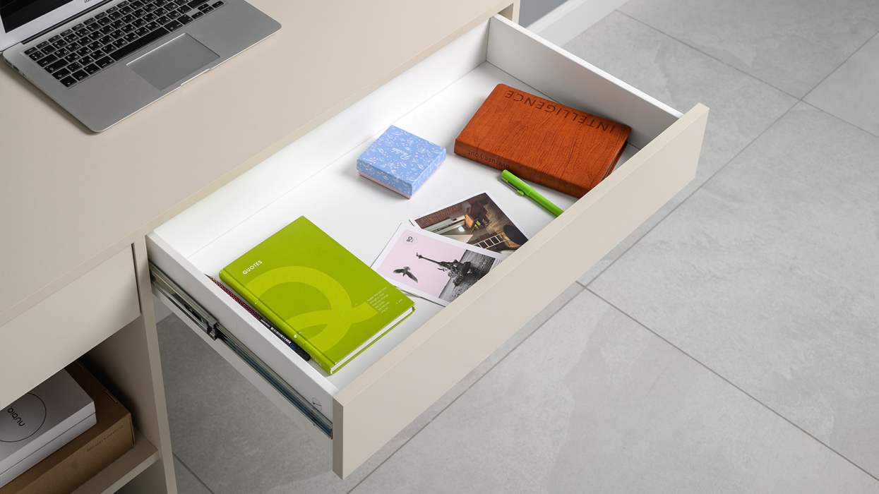 Прямые компьютерные столы, Стол компьютерный Комфорт 12.77F