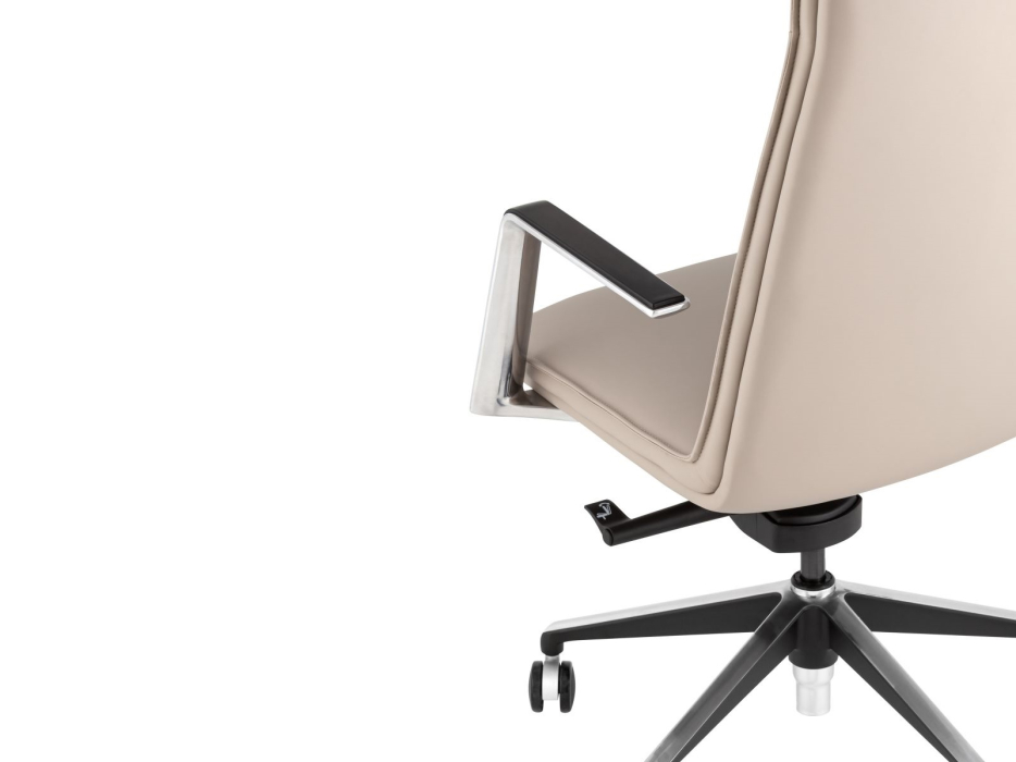 Для офиса и дома, Кресло руководителя TopChairs Arrow