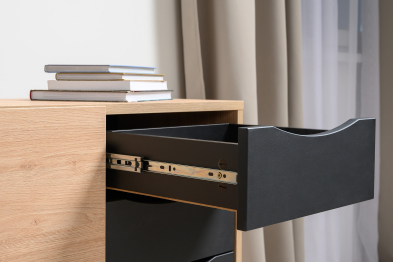 Рабочее место для двоих человек из двух письменных столов и комода Брюс