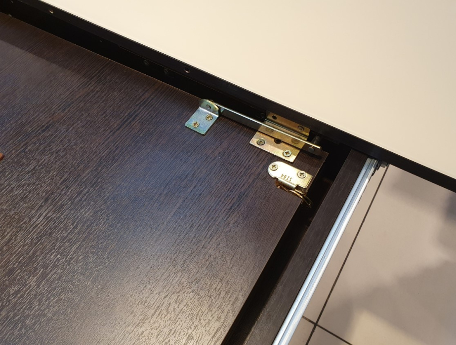 Обеденные столы, Стол круглый с матовой столешницей Kenner В1100, опора черная