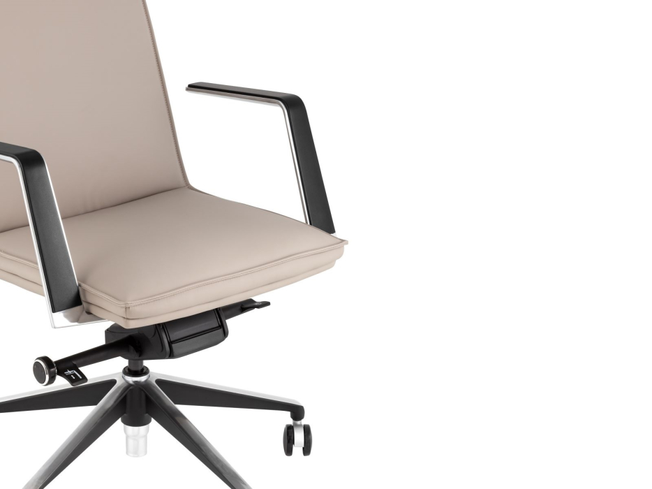 Для офиса и дома, Кресло руководителя TopChairs Arrow