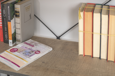 Три открытых стеллажа с полками Трувор