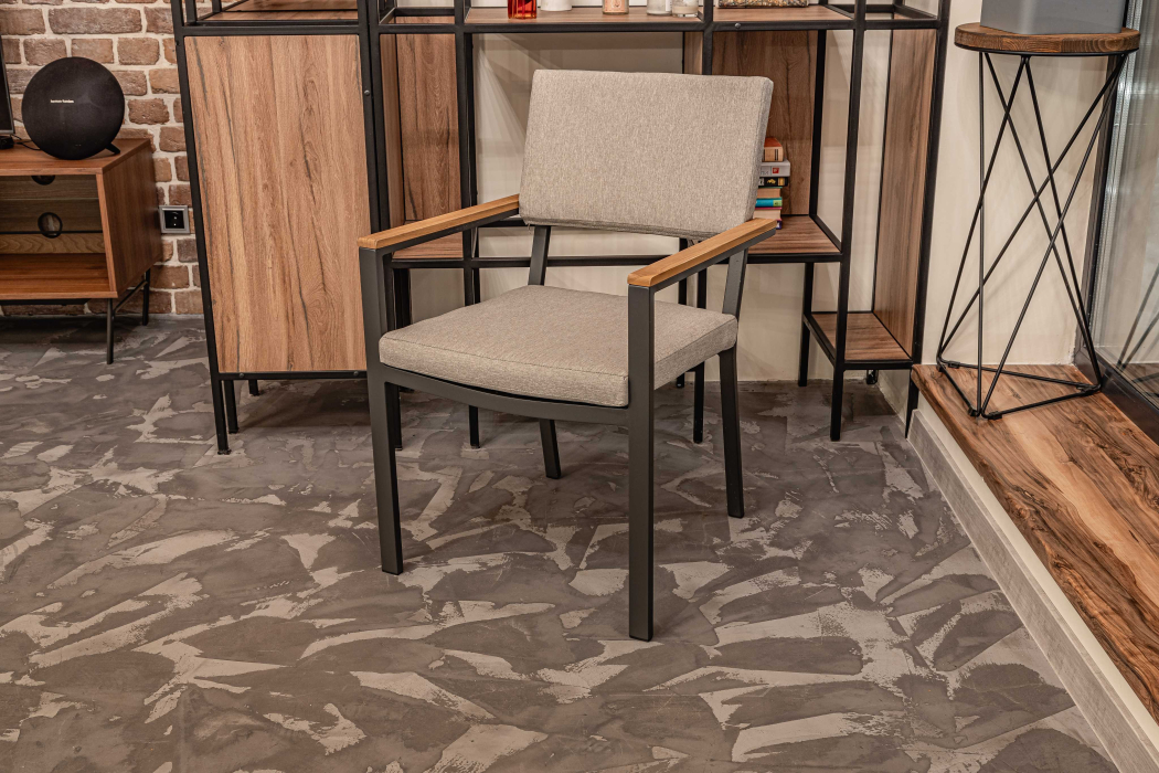 Стулья, Обеденное кресло OSCAR с подлокотниками из тика