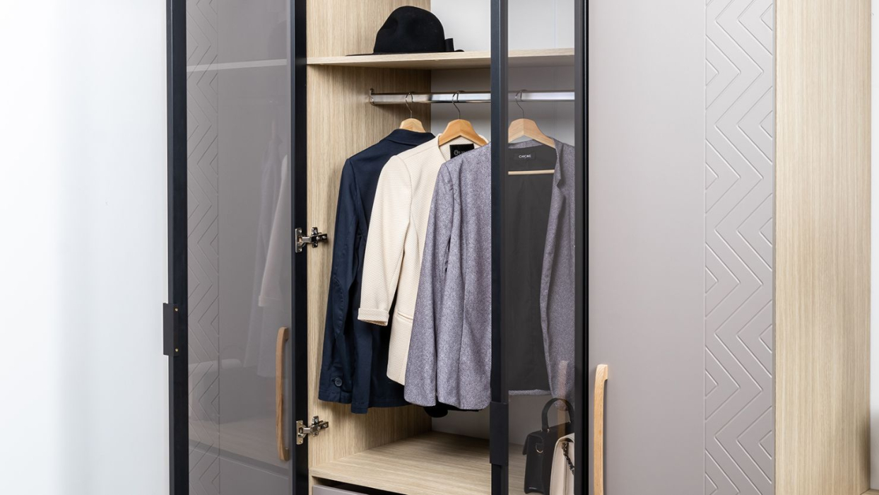 Витрины, Шкаф-витрина Амьен 16.395 Плэйн Веллюто Капучино