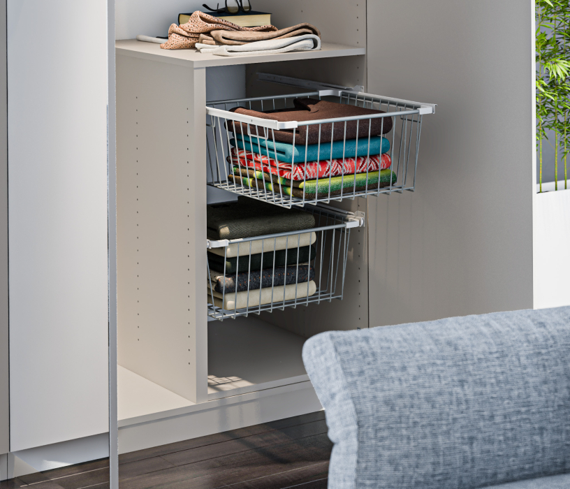 Шкафы распашные, Шкаф 3-х дверный с зеркалом МАКС Серый перламутровый