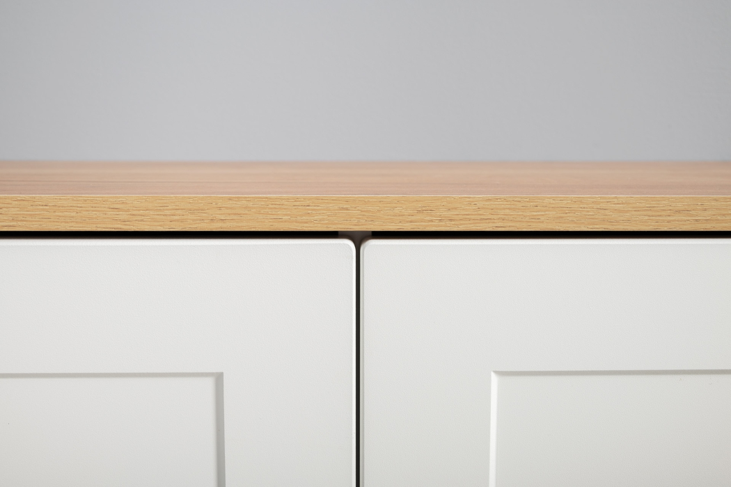 Спальные гарнитуры, Бельевой шкаф-пенал Остин с кроватью с основанием и комодом на 6-ть ящиков