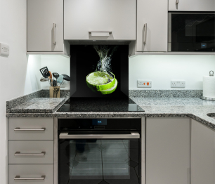 Интерьерная панель из стекла 500*600*6 мм MGF56_сочный_лайм